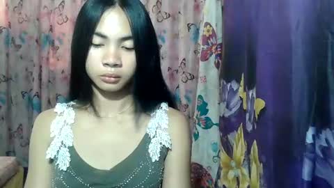 Snapshot of loving_rhean chatting on July 5, 2026, 3:13 am loving_rhean online show from July 5, 2026, 3:13 am