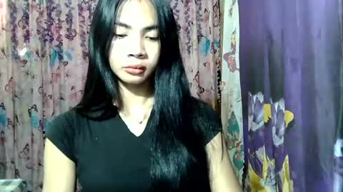 Snapshot of loving_rhean chatting on July 21, 2026, 12:13 am loving_rhean online show from July 21, 2026, 12:13 am