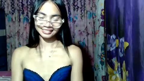 Snapshot of loving_rhean chatting on July 31, 2026, 1:32 pm loving_rhean online show from July 31, 2026, 1:32 pm