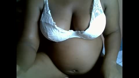 lowenyangvalentine online show from November 22, 2025, 2:43 am