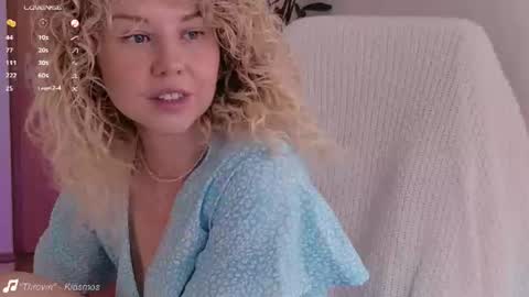Snapshot of lowfreqsiren chatting on June 25, 2026, 2:21 pm . online show from June 25, 2026, 2:21 pm