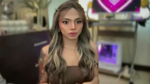 Snapshot of lowla_19 chatting on November 12, 2025, 11:10 am Candice online show from November 12, 2025, 11:10 am