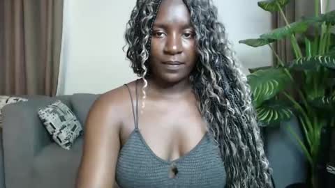 loyalcutie online show from December 20, 2024, 7:01 am