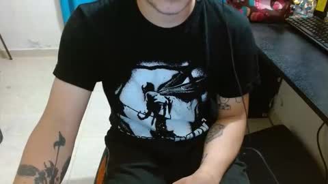 SoldierHugeCock online show from October 15, 2025, 1:06 am