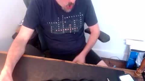 lreed090 online show from April 13, 2026, 7:08 pm