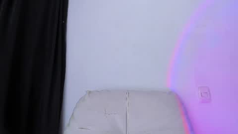 Snapshot of lu_noval chatting on June 18, 2026, 12:44 am Lucia online show from June 18, 2026, 12:44 am