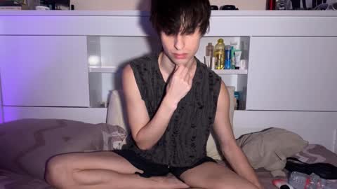 luan online show from November 1, 2025, 3:08 am