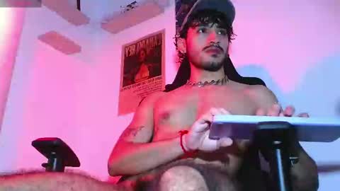 Snapshot of luan__wood chatting on December 16, 2024, 5:33 pm Luan Wood online show from December 16, 2024, 5:33 pm
