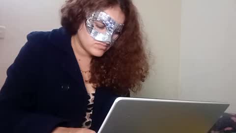 luanapowerful online show from February 2, 2025, 4:05 am