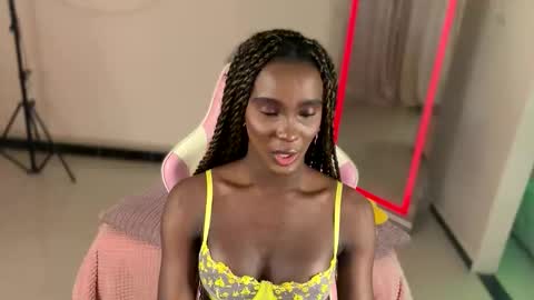 IG luana orq online show from April 24, 2026, 4:48 am