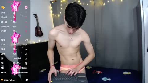 Snapshot of luandy_ chatting on December 17, 2024, 11:49 am lUAN online show from December 17, 2024, 11:49 am