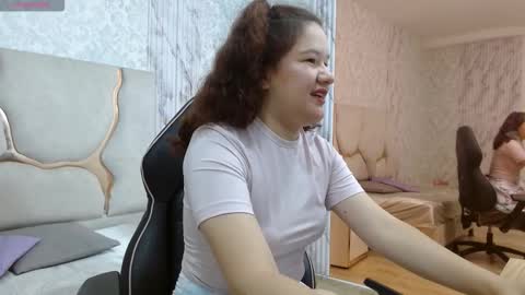 LUAR  online show from December 21, 2025, 11:50 am