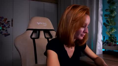Snapshot of lubafox chatting on April 20, 2026, 7:48 pm Luba online show from April 20, 2026, 7:48 pm