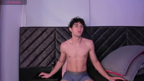 Luca Ferrer online show from December 7, 2024, 2:09 am