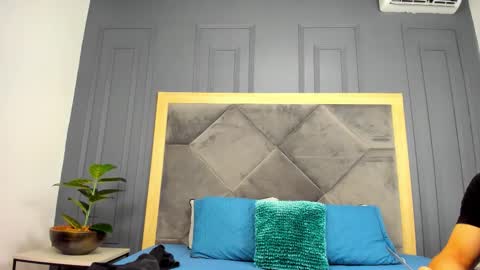 luca_morettii online show from October 3, 2025, 12:13 pm