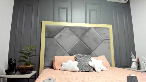 luca_morettii online show from November 27, 2025, 12:07 pm