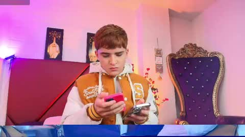 Snapshot of lucas_lovee chatting on April 19, 2026, 1:43 pm Lucas lovee online show from April 19, 2026, 1:43 pm