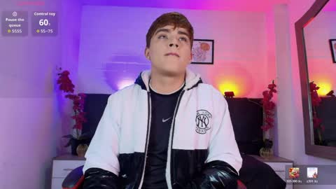 Snapshot of lucas_lovee chatting on May 17, 2026, 1:51 pm Lucas lovee online show from May 17, 2026, 1:51 pm