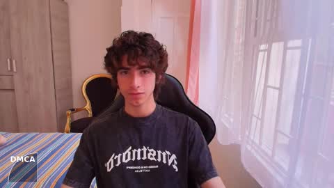 lucas_xo online show from October 1, 2025, 8:37 pm