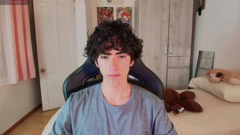 lucas_xo online show from April 2, 2026, 10:51 pm