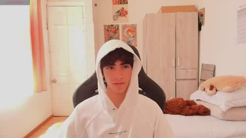Snapshot of lucas_xo chatting on May 27, 2026, 6:16 pm lucas_xo online show from May 27, 2026, 6:16 pm