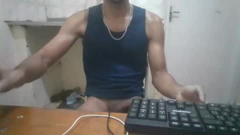 lucascarv online show from November 3, 2025, 4:03 am