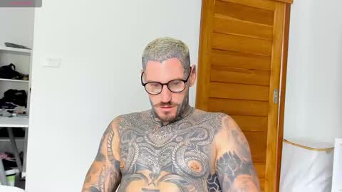 lucasexclusive online show from October 3, 2025, 6:21 am