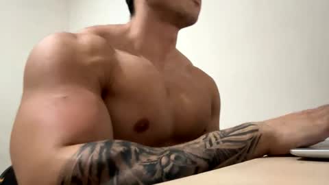 lucasfit24 online show from January 31, 2025, 2:37 am