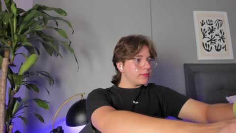Snapshot of lucass_morales chatting on May 30, 2026, 2:36 pm Lucas Morales online show from May 30, 2026, 2:36 pm