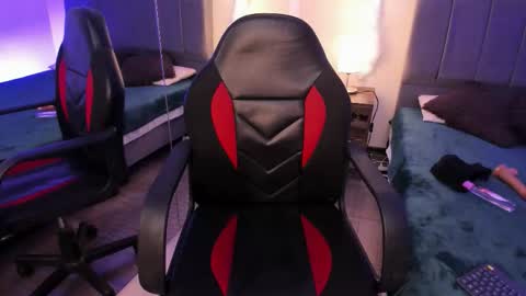 Lucero  online show from October 31, 2025, 5:08 am