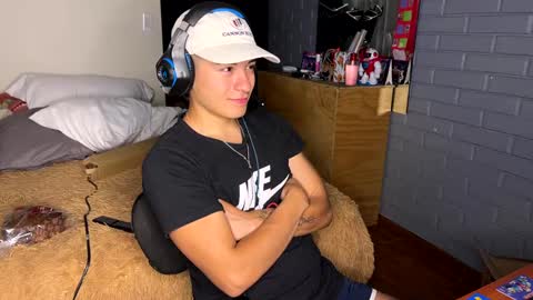 Snapshot of luchosaando chatting on December 22, 2024, 12:39 am Felipe online show from December 22, 2024, 12:39 am