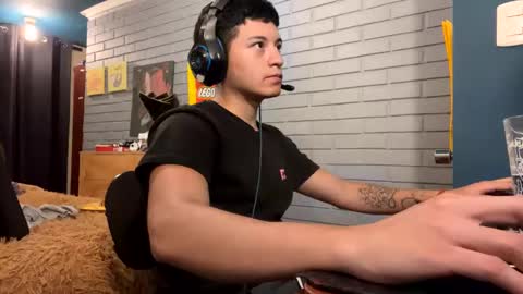 Snapshot of luchosaando chatting on January 8, 2025, 2:46 am Felipe online show from January 8, 2025, 2:46 am