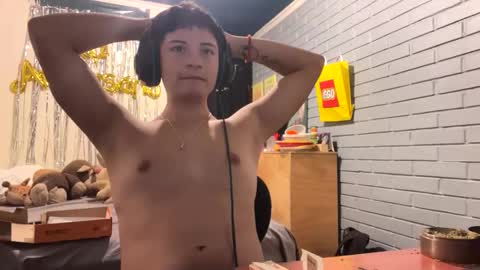 Snapshot of luchosaando chatting on February 11, 2025, 12:17 am Felipe online show from February 11, 2025, 12:17 am