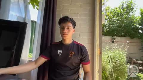 Snapshot of luchosaando chatting on October 31, 2025, 3:57 pm Felipe online show from October 31, 2025, 3:57 pm