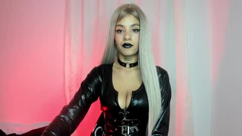 Veronica Rati    online show from February 5, 2025, 1:37 am