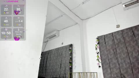 lucia78shy online show from October 9, 2025, 11:25 pm