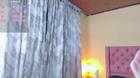lucia_evans21 online show from July 7, 2026, 10:58 pm