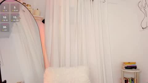 Snapshot of lucia_lee_ chatting on January 27, 2025, 6:20 pm Lucia online show from January 27, 2025, 6:20 pm