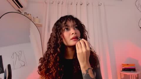 Snapshot of lucia_lee_ chatting on January 31, 2025, 7:18 pm Lucia online show from January 31, 2025, 7:18 pm