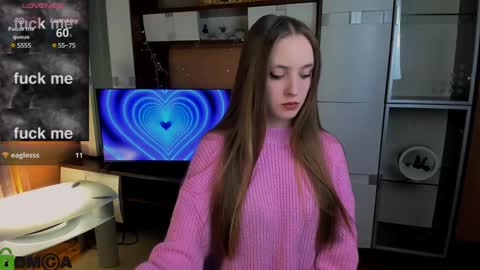 Snapshot of lucia_lucky chatting on December 10, 2024, 10:06 am Sindy online show from December 10, 2024, 10:06 am