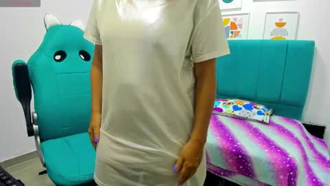 luciagonzales40_ online show from November 2, 2025, 11:23 am