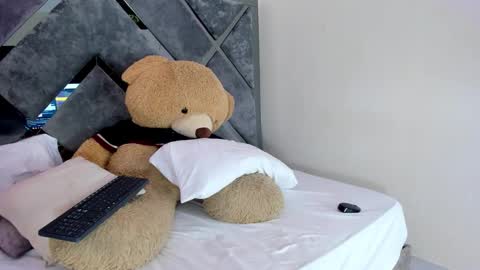 Snapshot of luciagray chatting on October 24, 2025, 9:33 pm Lucia Gray online show from October 24, 2025, 9:33 pm