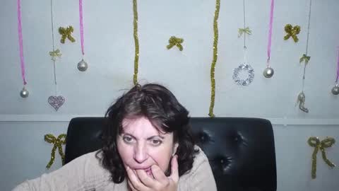 LuciaMi online show from December 18, 2024, 9:08 pm