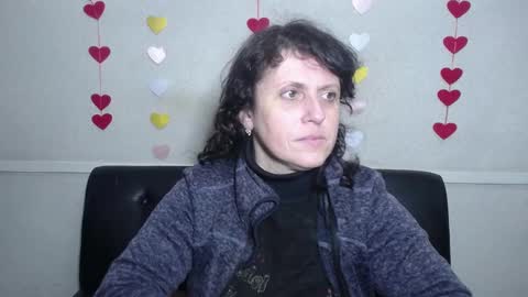 LuciaMi online show from February 5, 2025, 6:02 am