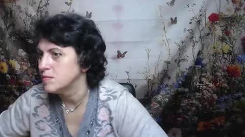LuciaMi online show from September 12, 2025, 4:56 am