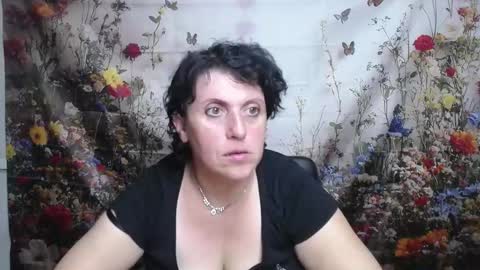 LuciaMi online show from September 14, 2025, 5:01 pm