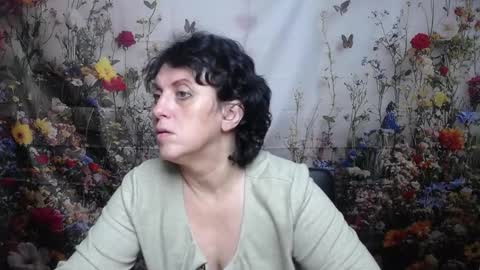 LuciaMi online show from October 7, 2025, 5:10 pm