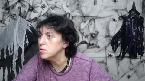 LuciaMi online show from October 19, 2025, 5:02 pm