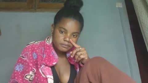 luciana012 online show from September 18, 2025, 5:26 pm