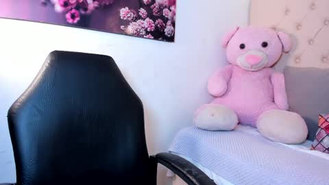 Snapshot of luciana_fords chatting on May 31, 2026, 1:07 pm Luciana Fords online show from May 31, 2026, 1:07 pm